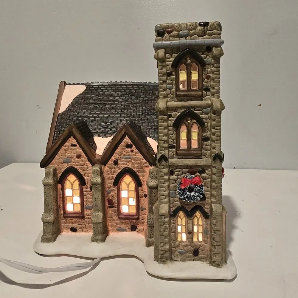 St Nicholas Square Lighted Cathedral of Peace Village Collection 1998 Retired
